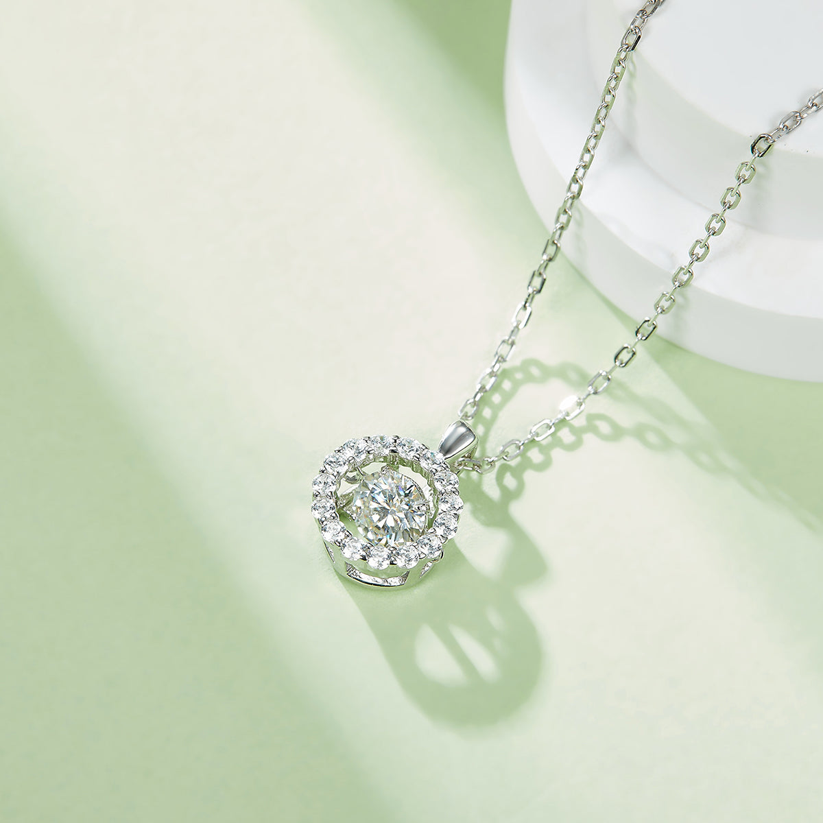 S925 Sterling Silver 0.5ct D Color VVS1 Moissanite Halo Necklace 45cm Platinum Plated GRA Certified Gift Box