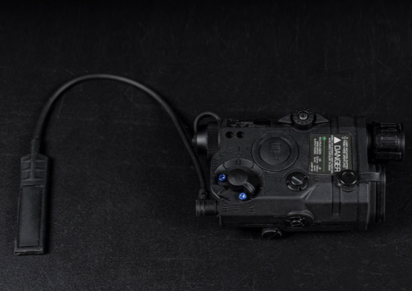 Real-life CS Tactical Equipment With Added Laser Light, Illuminating Flashlight, Film And Television Props For Dressing Up