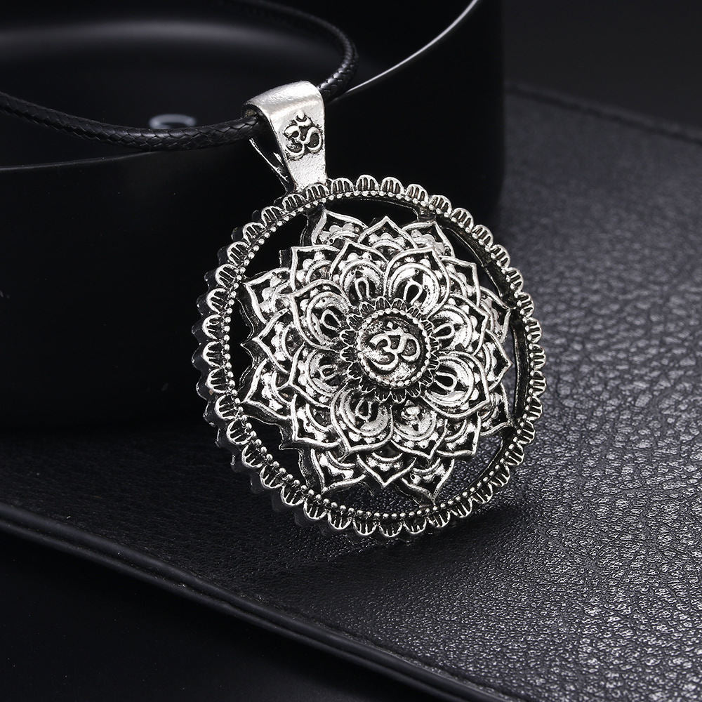 Ancient Indian Mythology Mandala Flower-shaped Zen Yoga Necklace