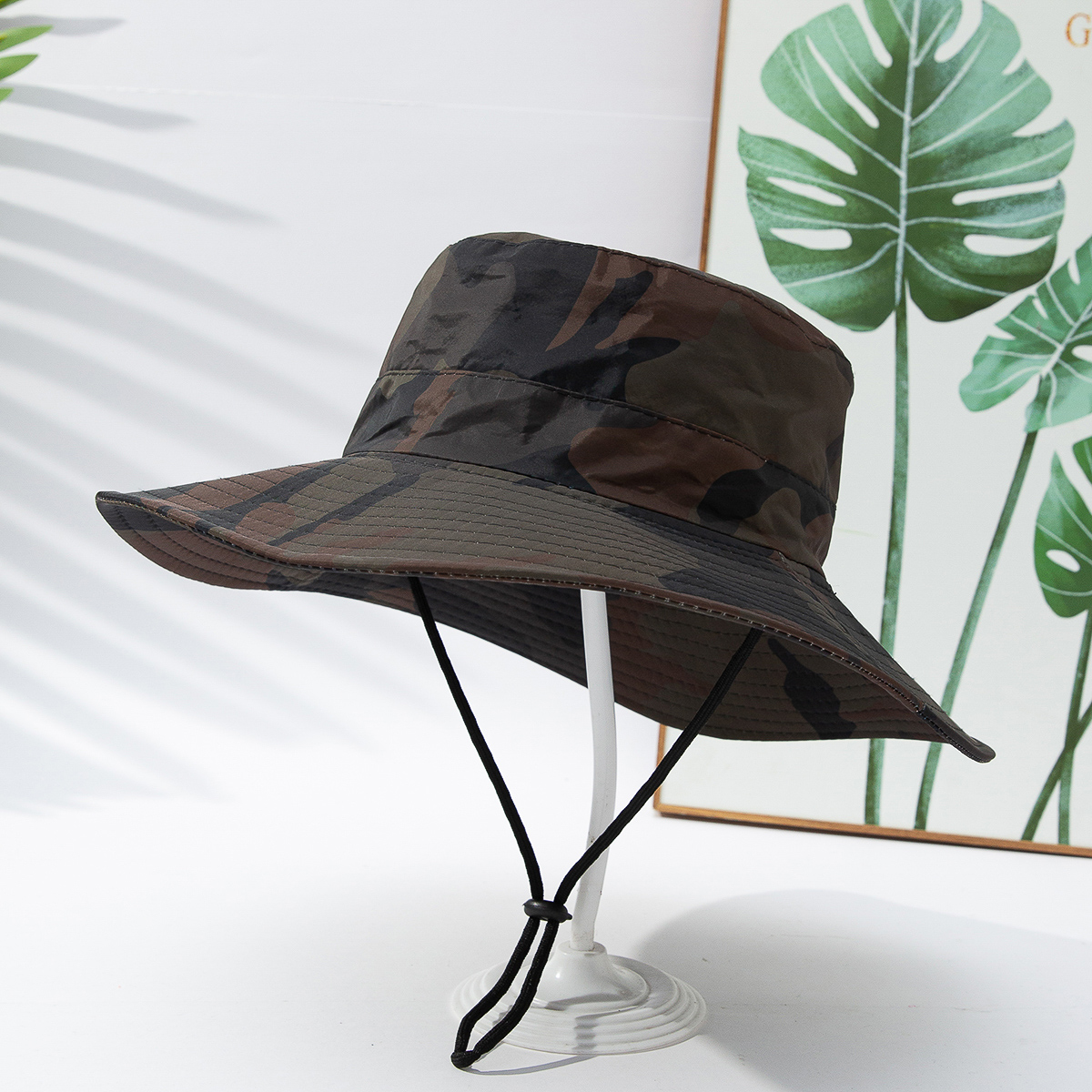 Men's And Women's Identical Color-matched Printed Wide-brimmed Collapsible And Portable Windproof Rope Outdoor Functional Style Fisherman Hat Suitable For Hiking, Fishing And Beach Activities.