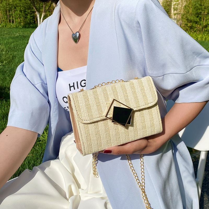 Fashionable ShoulderCrossbody Bag For Women, Korean-Style Small Square Bag With Chain