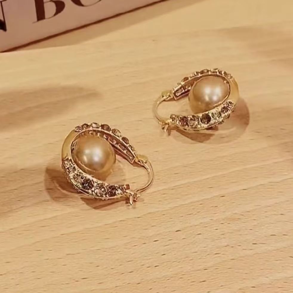 Light Luxury Maillard Coffee Color Rhinestone & Pearl Hoop Huggie Earrings For Women, Elegant Fashion Versatile Circle Ear Buckle Jewelry