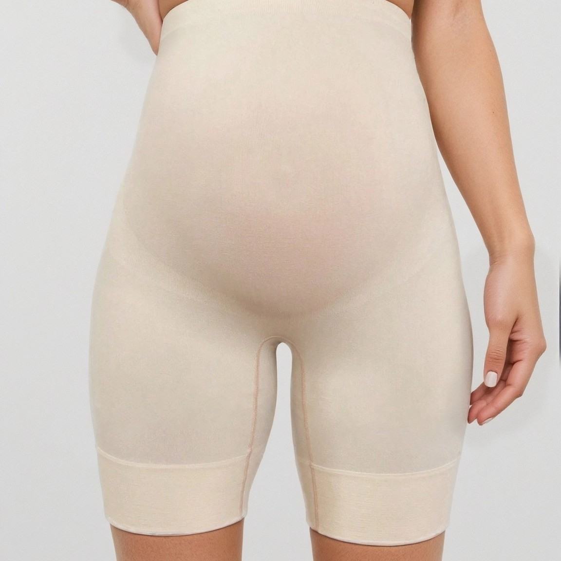 Maternity High-Waisted Seamless Yoga Shorts Plus Size
