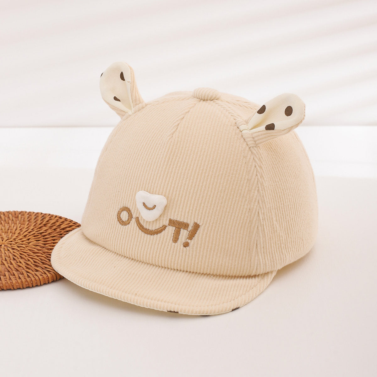 Spring And Autumn Boys' And Girls' Polka-dot Ear Soft Corduroy Cute Baseball Caps Are Suitable For Outdoor Photo Shoots And Playtime.