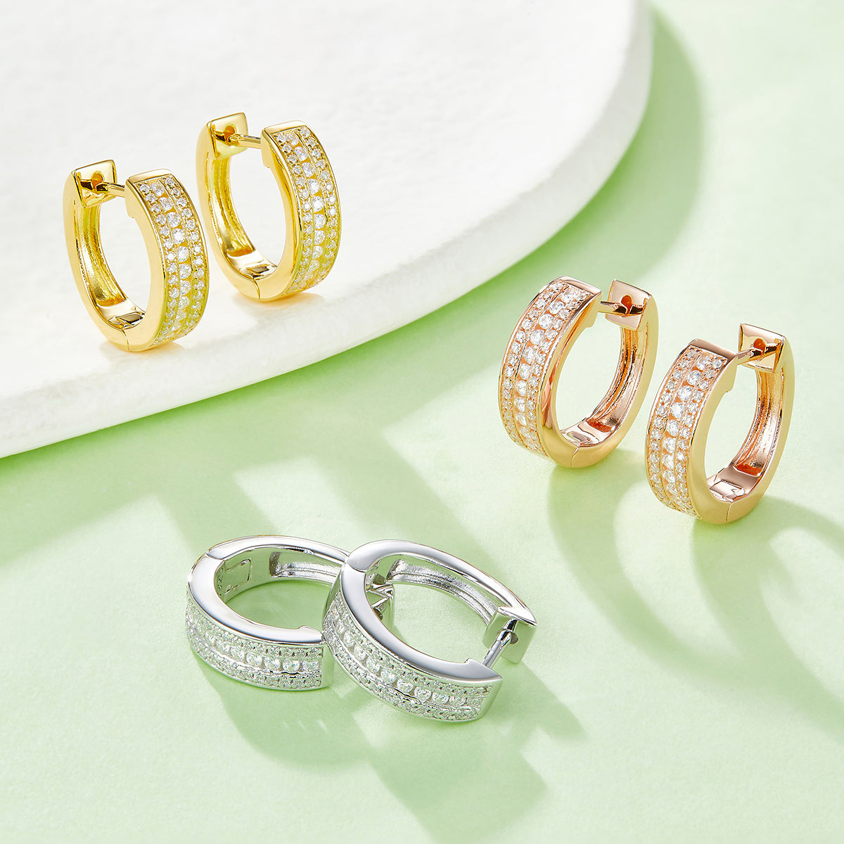 4.1g S925 Sterling Silver 86 Stone Moissanite Hoop Earrings  Chunky Pave Huggie Hoops With GRA Certificate, Platinum Plated Jewelry Gift Box Set For Women