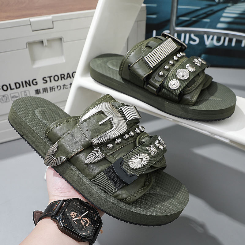 Silver-studded Casual Lightweight Platform Outdoor Slippers