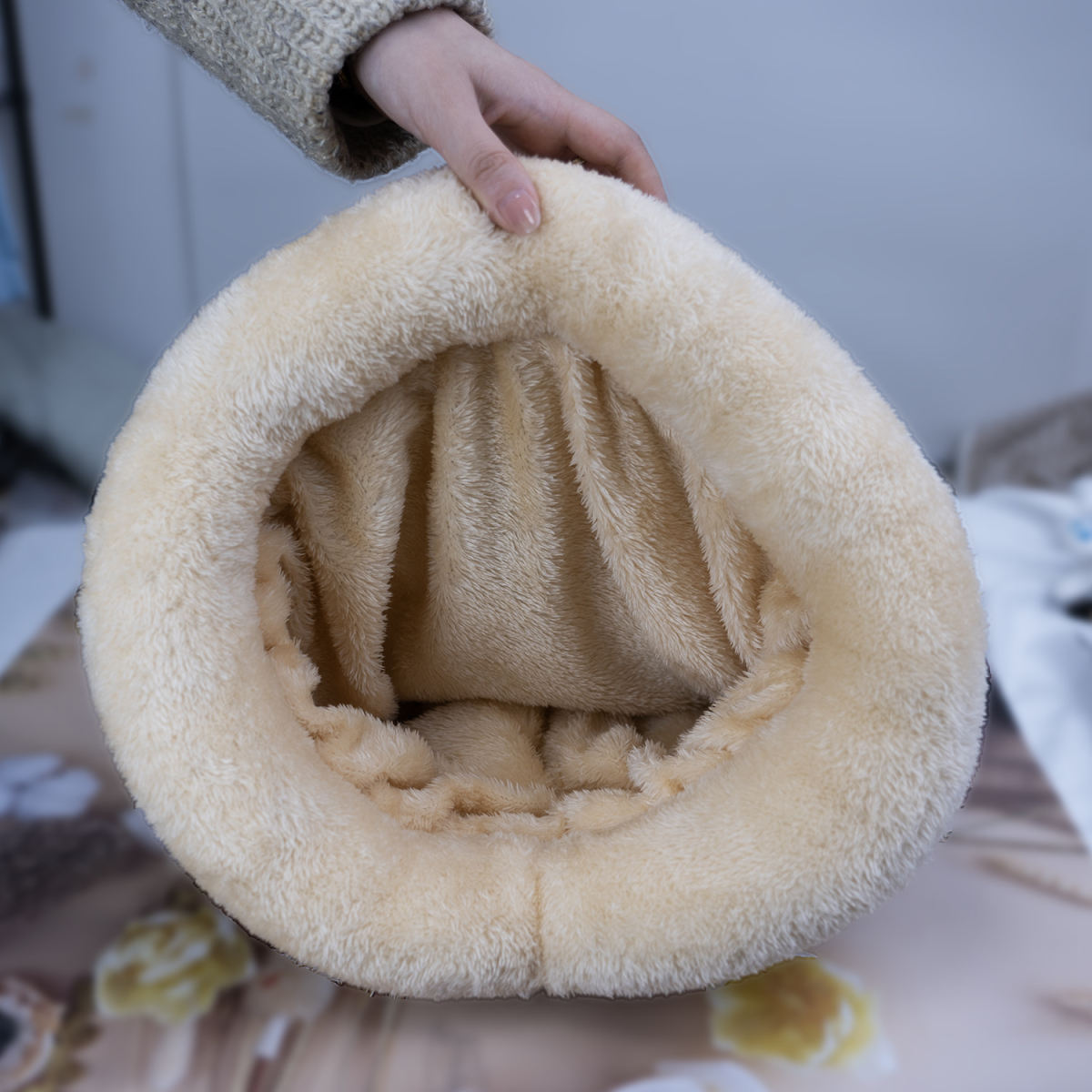 Pet Bed Winter Fleece-Lined Warm Cat Bed