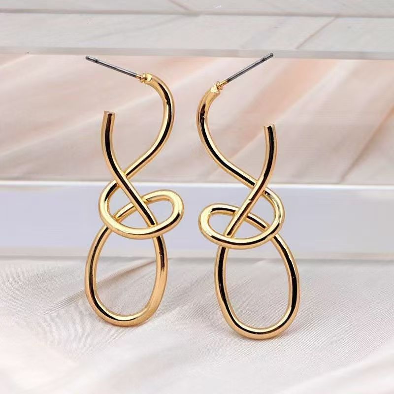 2026 New European Large Hoop Earrings, French Retro Bold Designer Studs