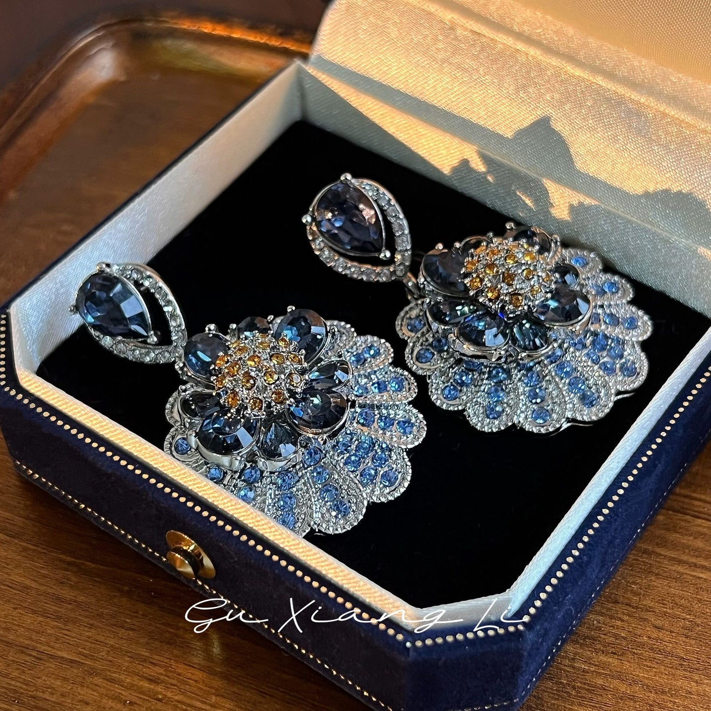 Classic Vintage Clip-on Earrings In French Retro Style. Featured With Exquisite Micro Pave Craftsmanship, Shining Brightly With Premium Texture.