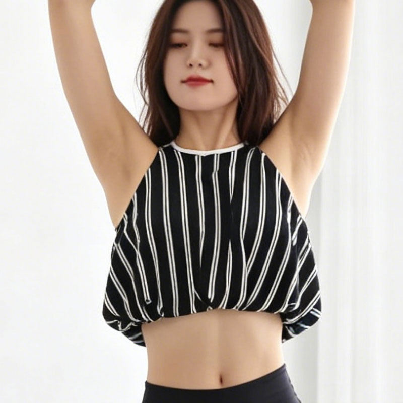 Elegant Womens Yoga Top With Black-and-white Striped Color Blocking