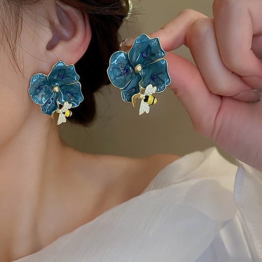 Elegant Vintage Stud Earrings - Ins Trendy Light Luxury, Niche Retro High-End Ear Jewelry, Wholesale Fashion