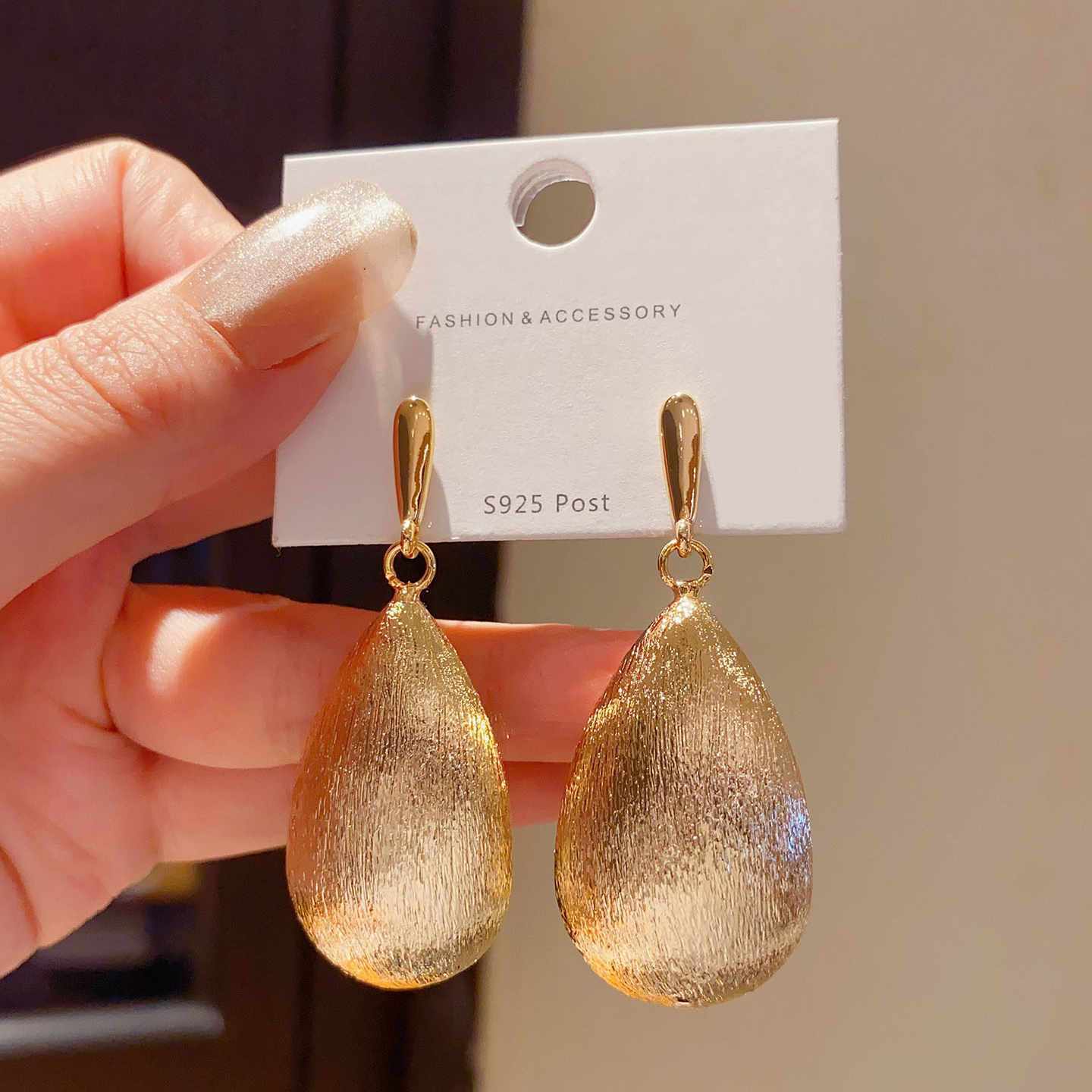 2026 New Oversized Brushed Metal Teardrop Dangle Earrings For Women, Retro Hong Kong Style High-End Face Slimming Drop Ear Jewelry