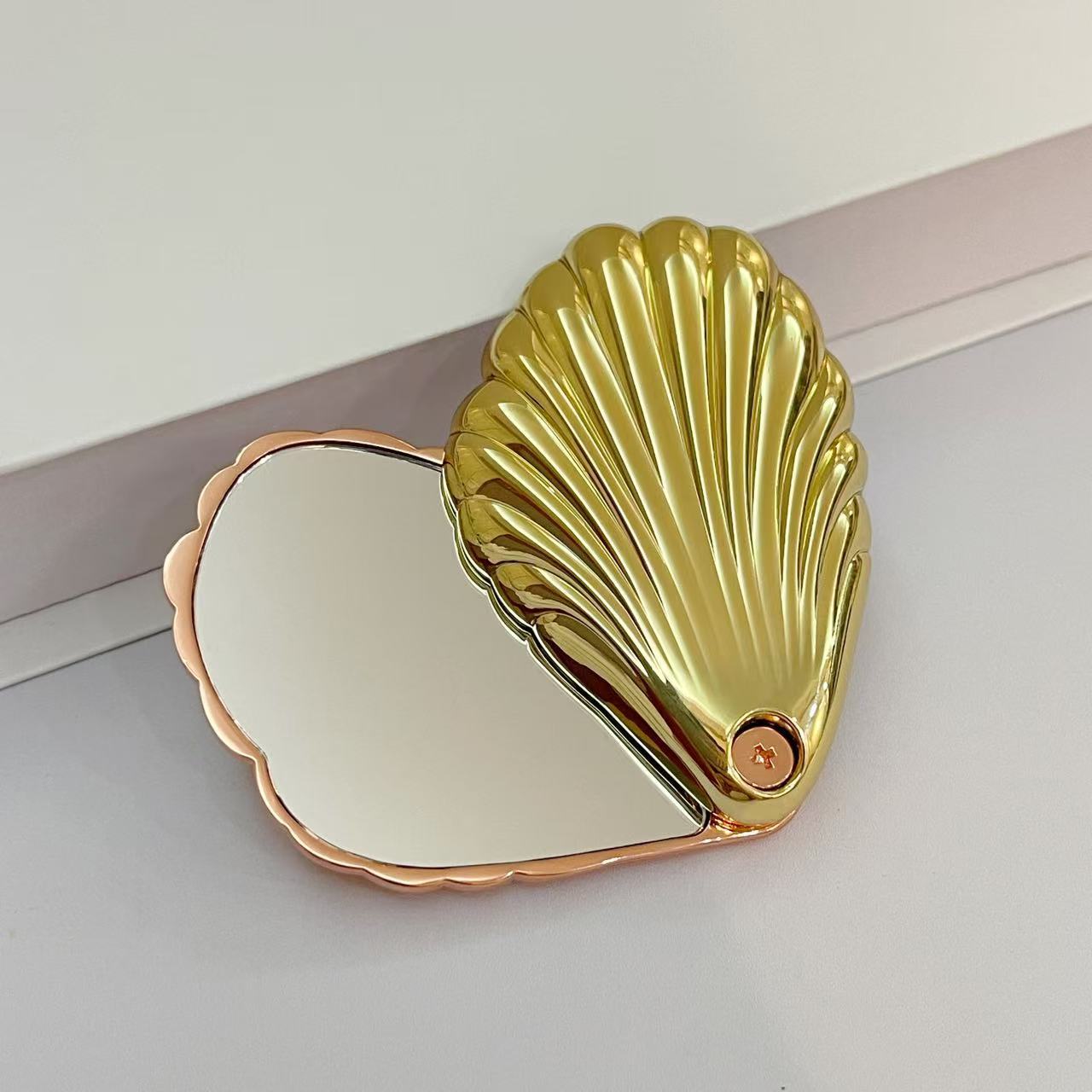 Handheld Folding Makeup Mirror Makeup Mirror