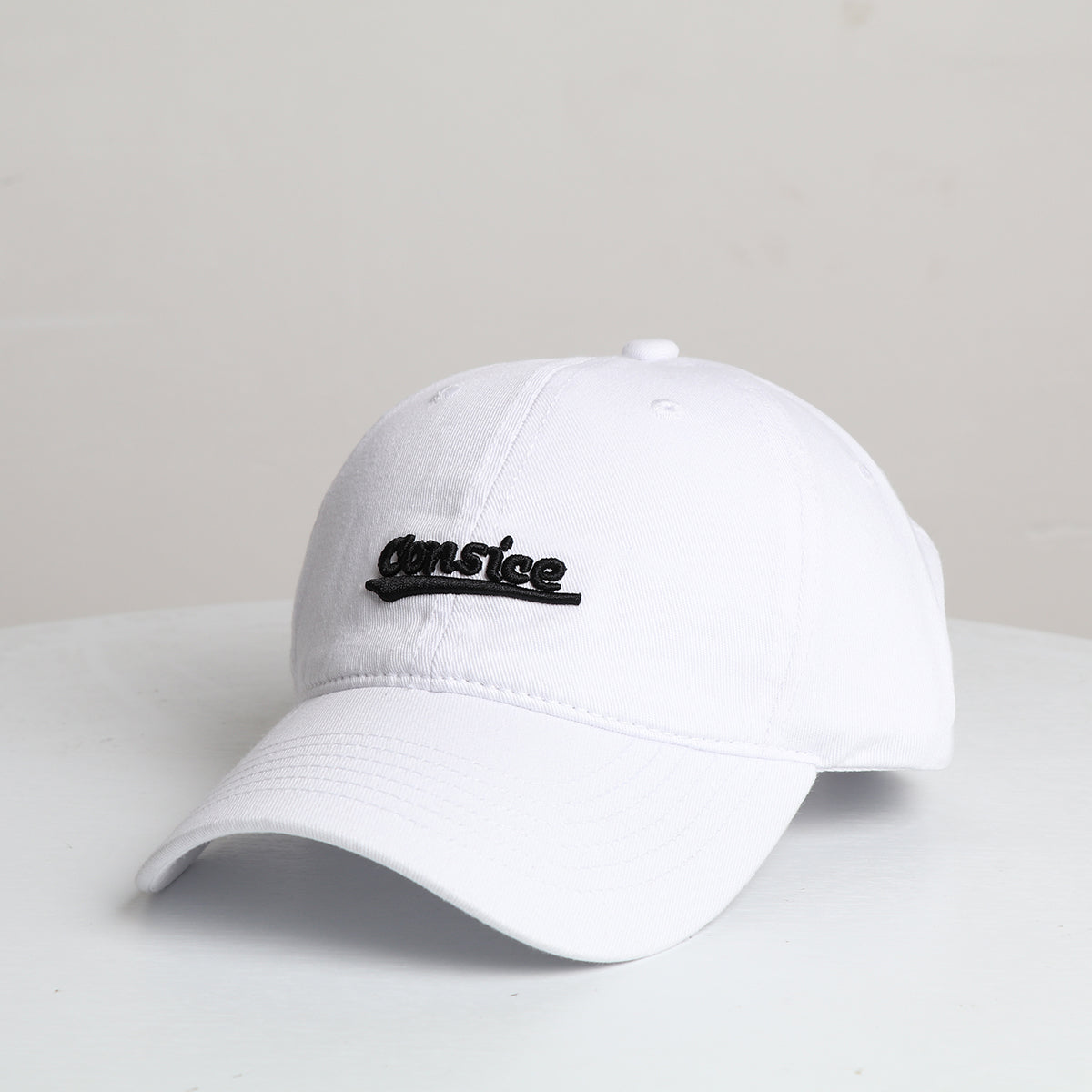 Men's And Women's Solid-color Embroidered Letter Curved-brim Adjustable Casual Multi-purpose Soft-top Baseball Cap Suitable For Daily Use, At Home, Outdoors, And For Outings.