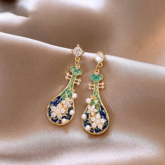 Light Luxury Retro Earrings - Vintage Ins Style Studs, Niche Premium Ear Jewelry, Wholesale Fashion Accessories