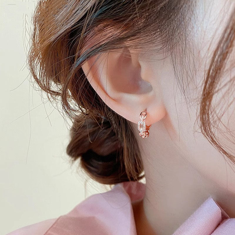 Dainty Chic Diamond-studded Earrings For The Fashion-forward