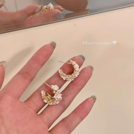 2026 New Bestseller Exquisite High-End Stud Earrings, French Retro Floral Pearl Earrings, Unique Designer Fashion Jewelry For Women