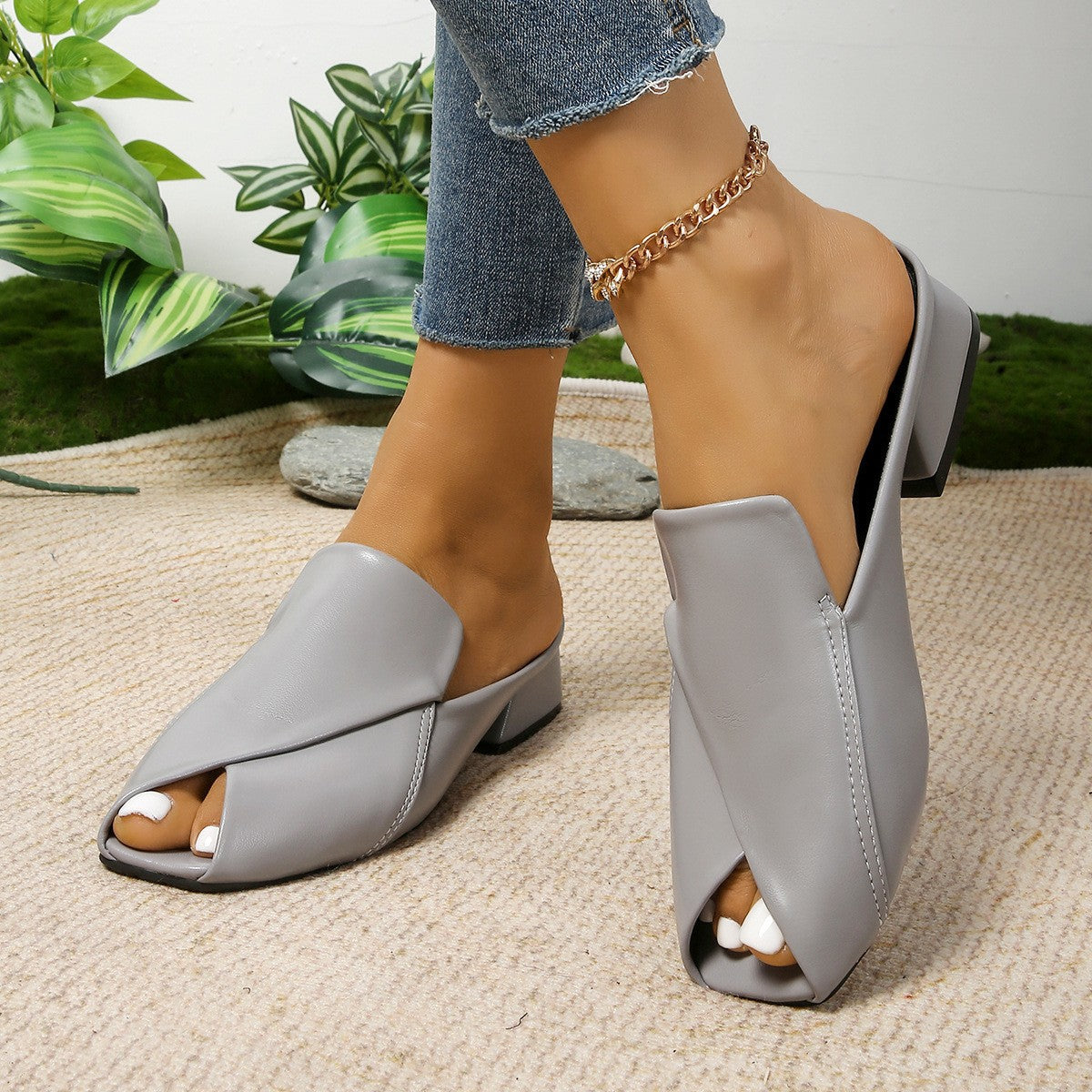 Square-toe Open-toe Square-heeled Sandals For Outdoor Wear