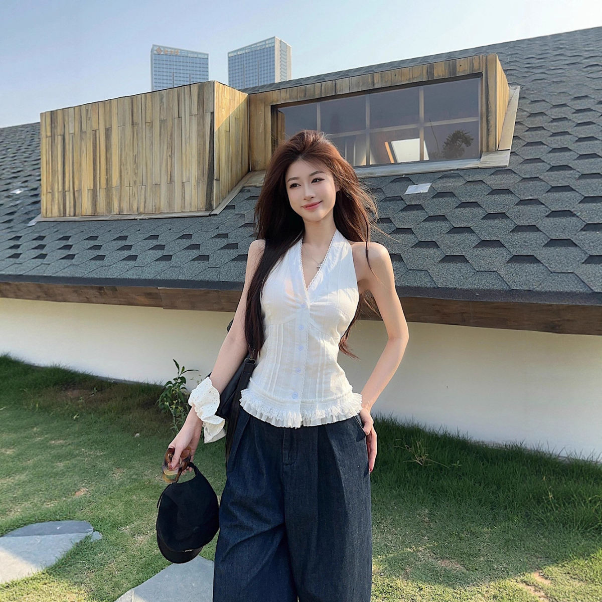New White Lace Halter-neck Vest Korean Style