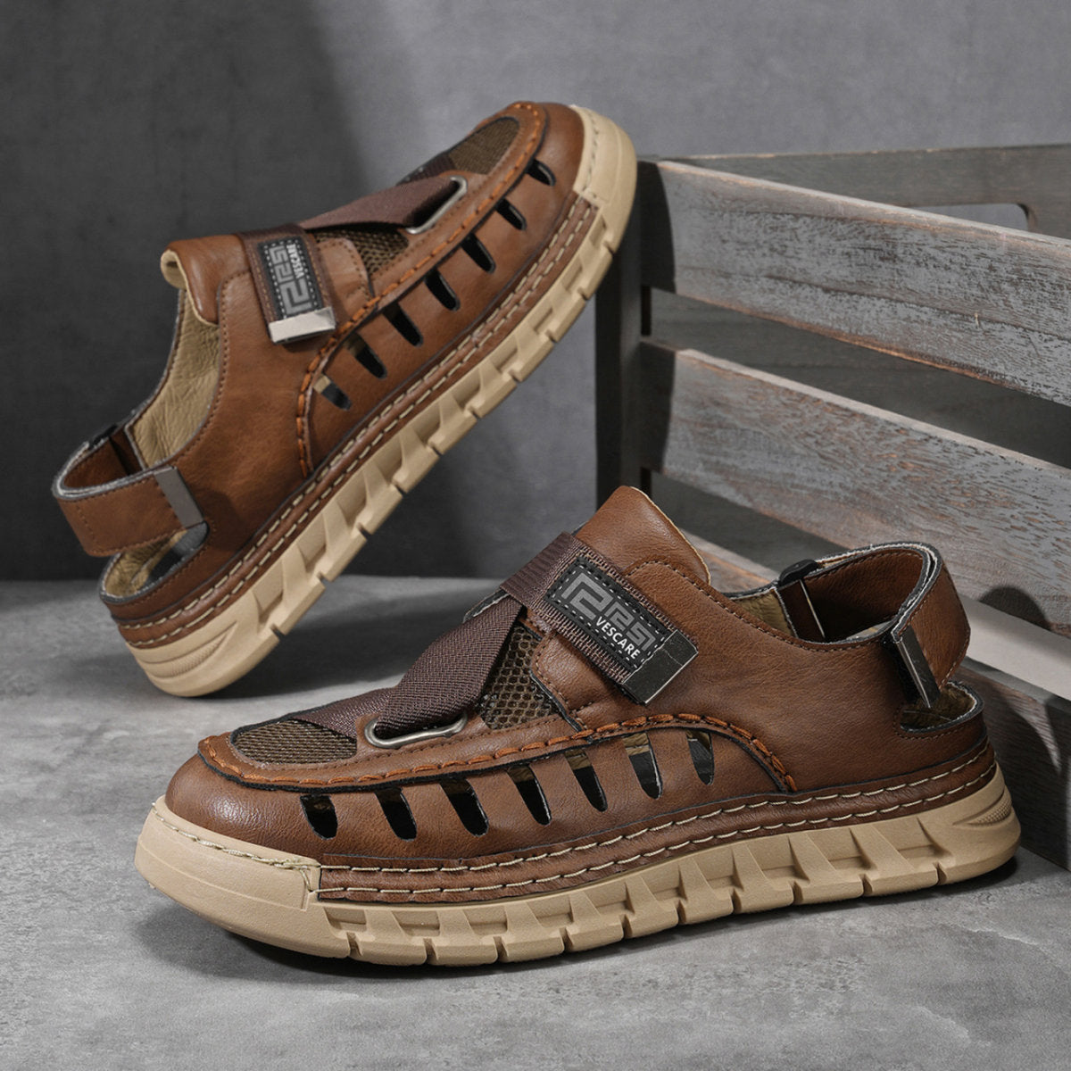 Trendy Outdoor Men's Closed Toe Beach Sandals, Hollow Sweat-Wicking Breathable Slip-On Soft Sole Clogs For Summer
