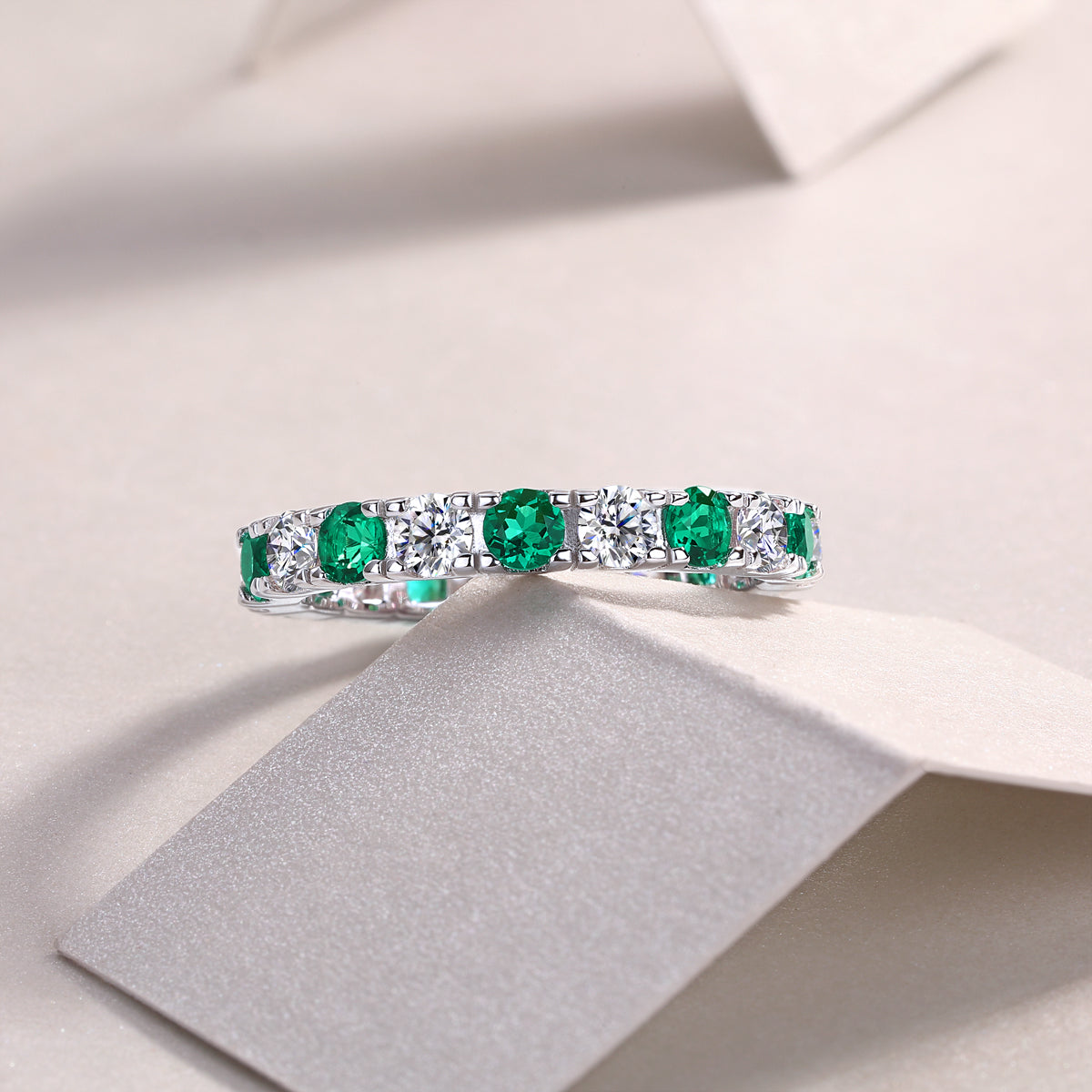 2.4g S925 Silver Platinum Plated Alternating Eternity Ring  Green & White Gemstone Full Band, Stackable Dainty Promise Ring For Women, Jewelry Gift Box Set
