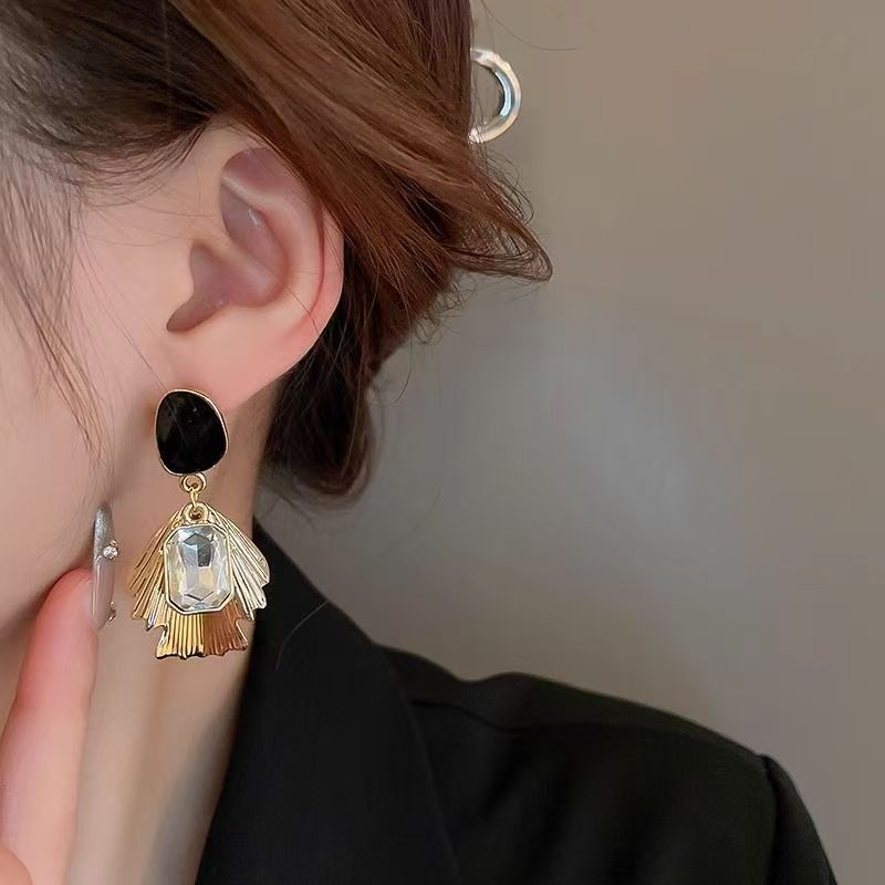 2026 New Chinese Style Irregular Dangle Earrings, Bold Light Luxury Jewelry
