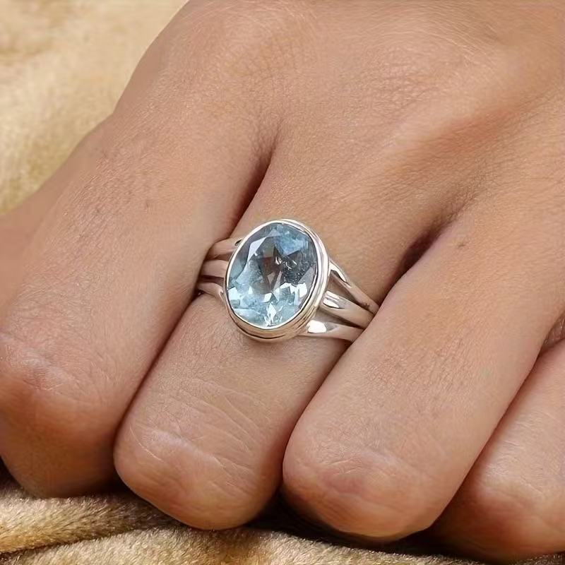 Light-luxury Minimalist Fashion Ring Set With A Large Zircon Stone