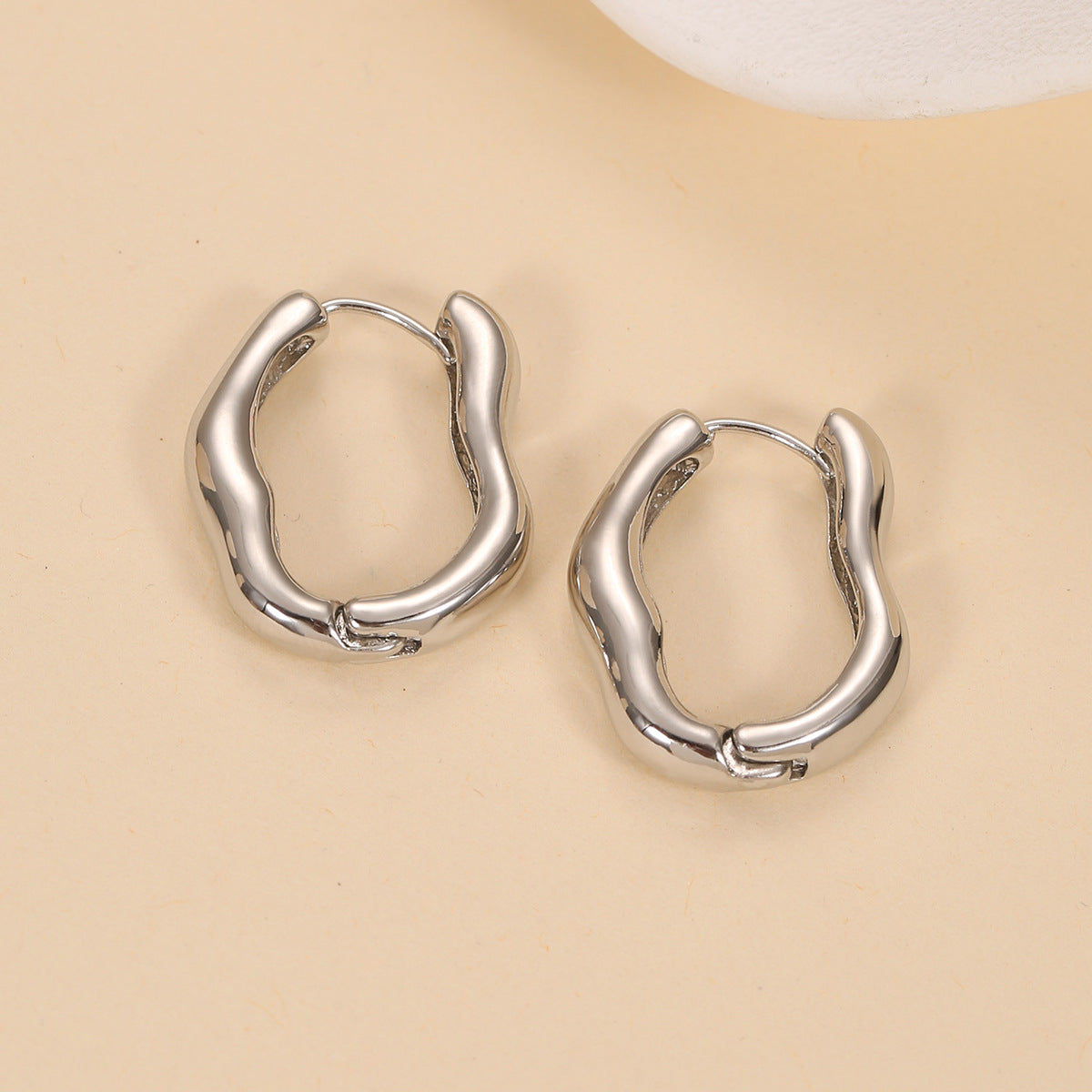European And American Fashion Irregular Oval Ear Clips