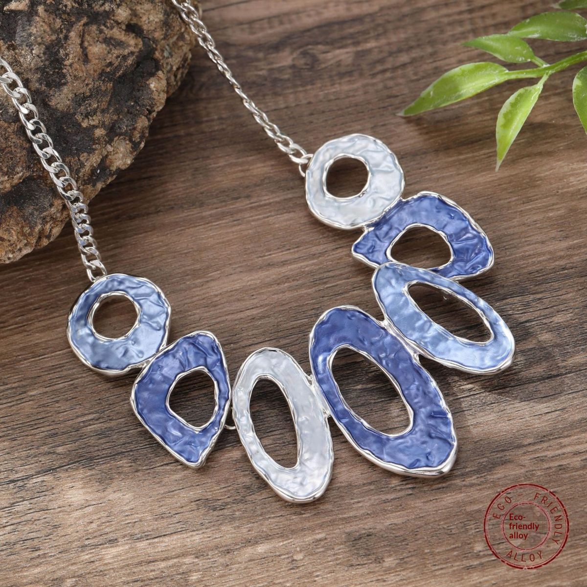 Best-selling Enamel-painted Hollow-out Oval Geometric Necklace
