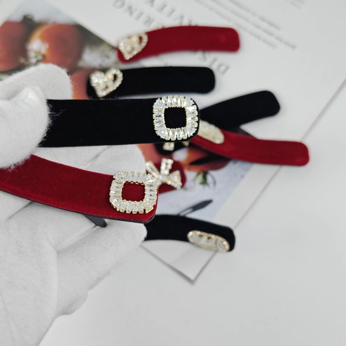 Short Plush Black Wine Red Inlaid Zircon Accessories Light Luxury BB Clip Fine