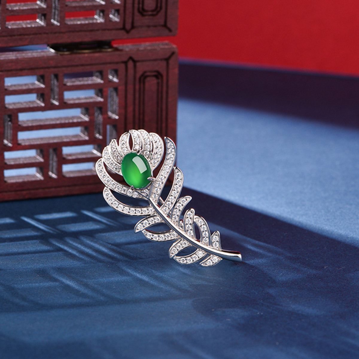 S925 Sterling Silver Feather Brooch, 8x6mm Cabochon Green Chrysoprase, Platinum Plated 4.6g, Elegant Leaf Brooch Pin For Women With Gift Box