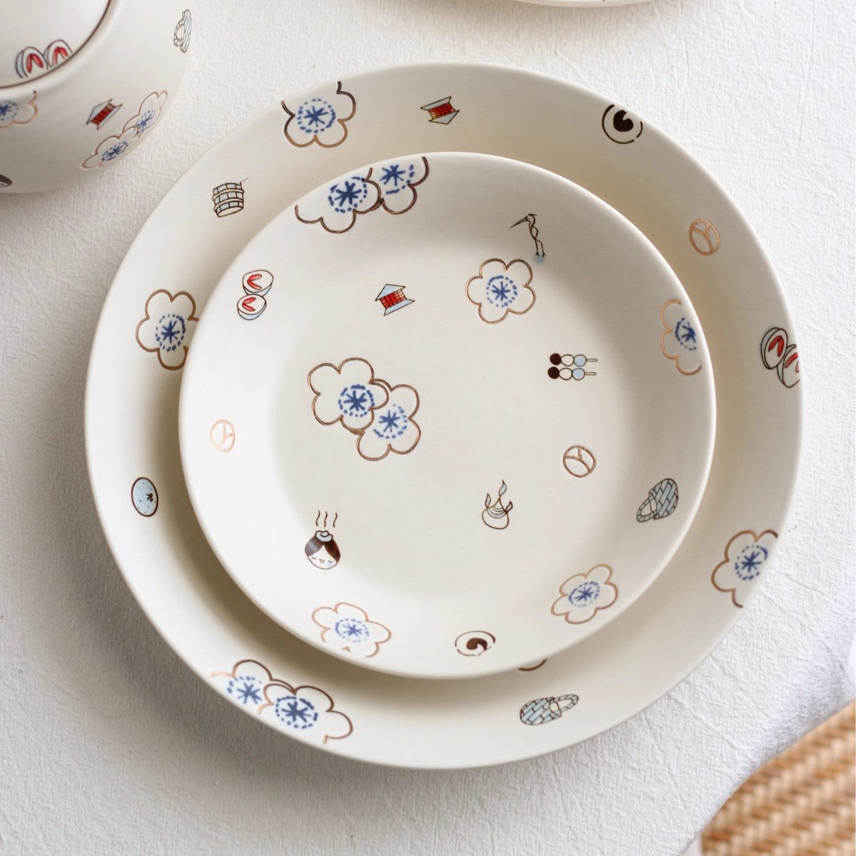 Japanese-style Matching Ceramic Dinnerware And Tea Set