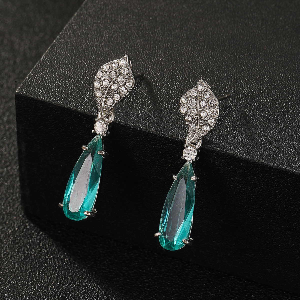 Retro Exaggerated Simple Fashion Accessories Female Earrings