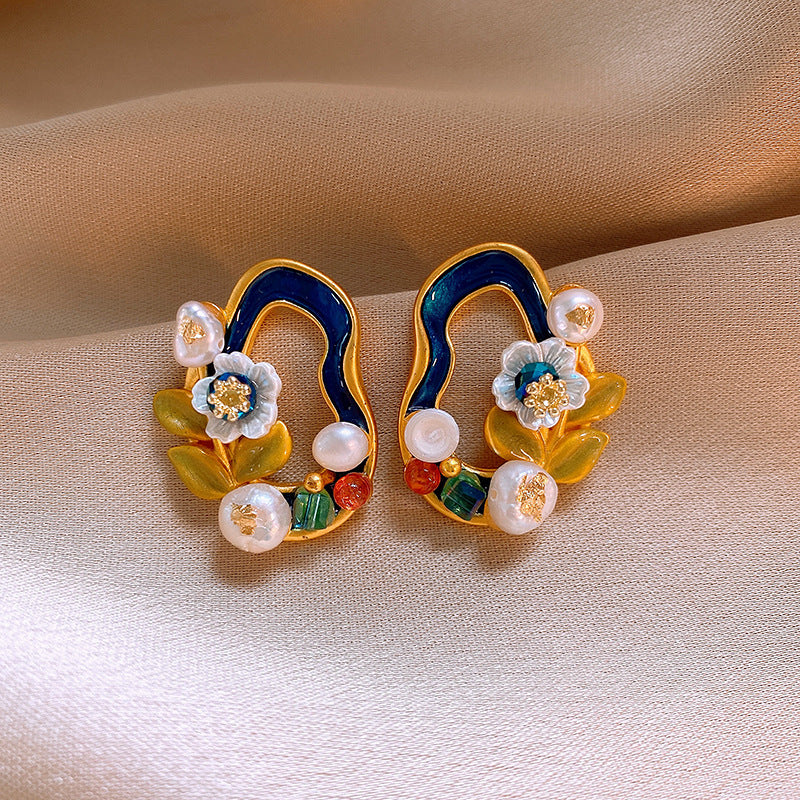 Light Luxury Retro Earrings - Vintage Ins Style Studs, Niche Premium Ear Jewelry, Wholesale Fashion Accessories