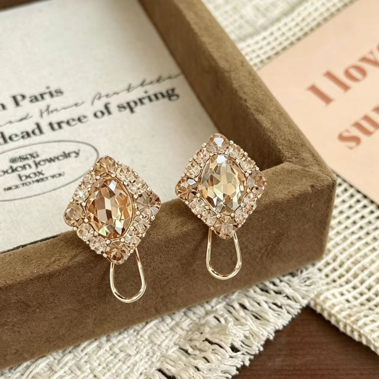 Fashion Gold Super Sparkling Champagne Diamond Inlaid Rhombus Stud Earrings, Minimalist Retro Elegant High-End Exquisite Ear Jewelry For Autumn & Winter