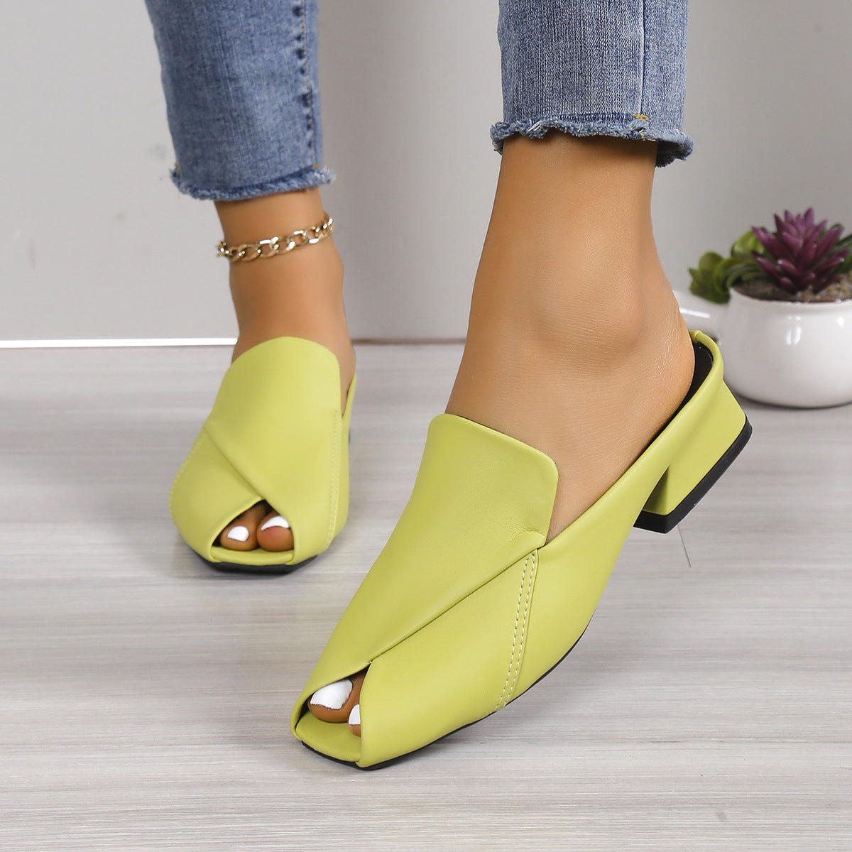 Square-toe Open-toe Square-heeled Sandals For Outdoor Wear