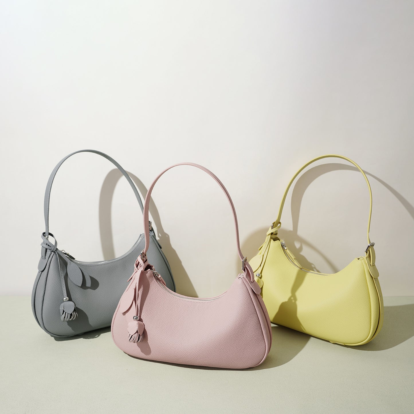 New Crescent-shaped Baguette Underarm Bag