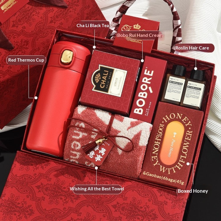 Practical Gifts For Bridesmaids And Sisters To Give As Souvenirs At Weddings