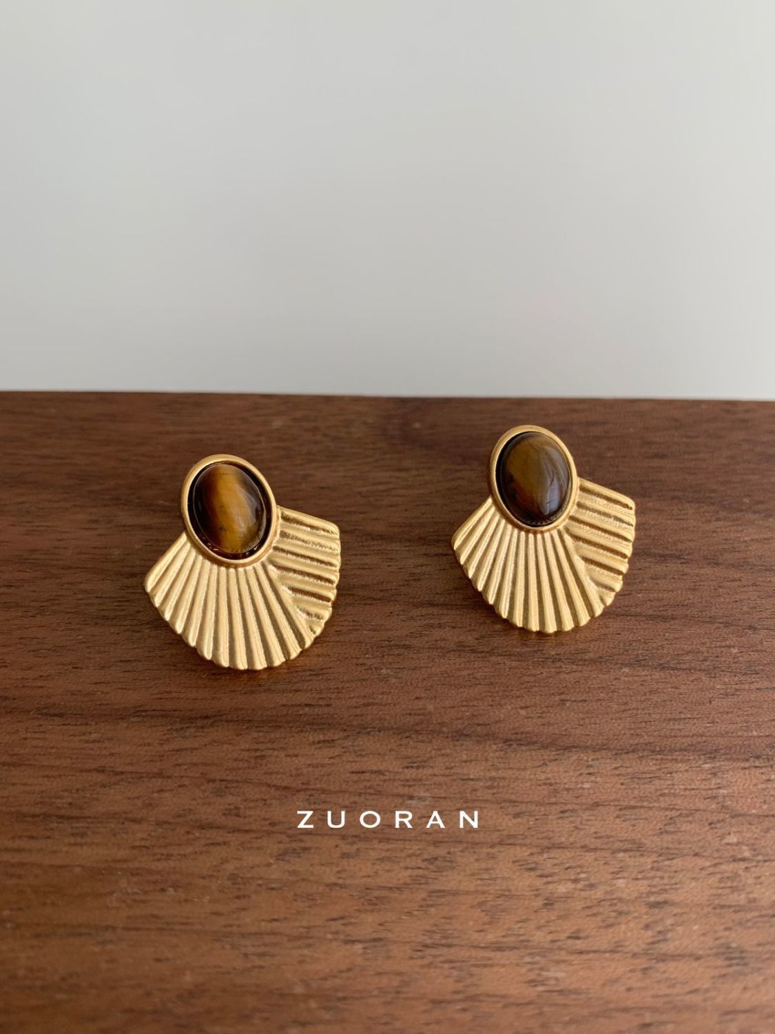 French Vintage Fashion Niche Fan-shaped Tiger's Eye Stone Stud Earrings, Elegant High-End Maillard Style Ear Jewelry For Women