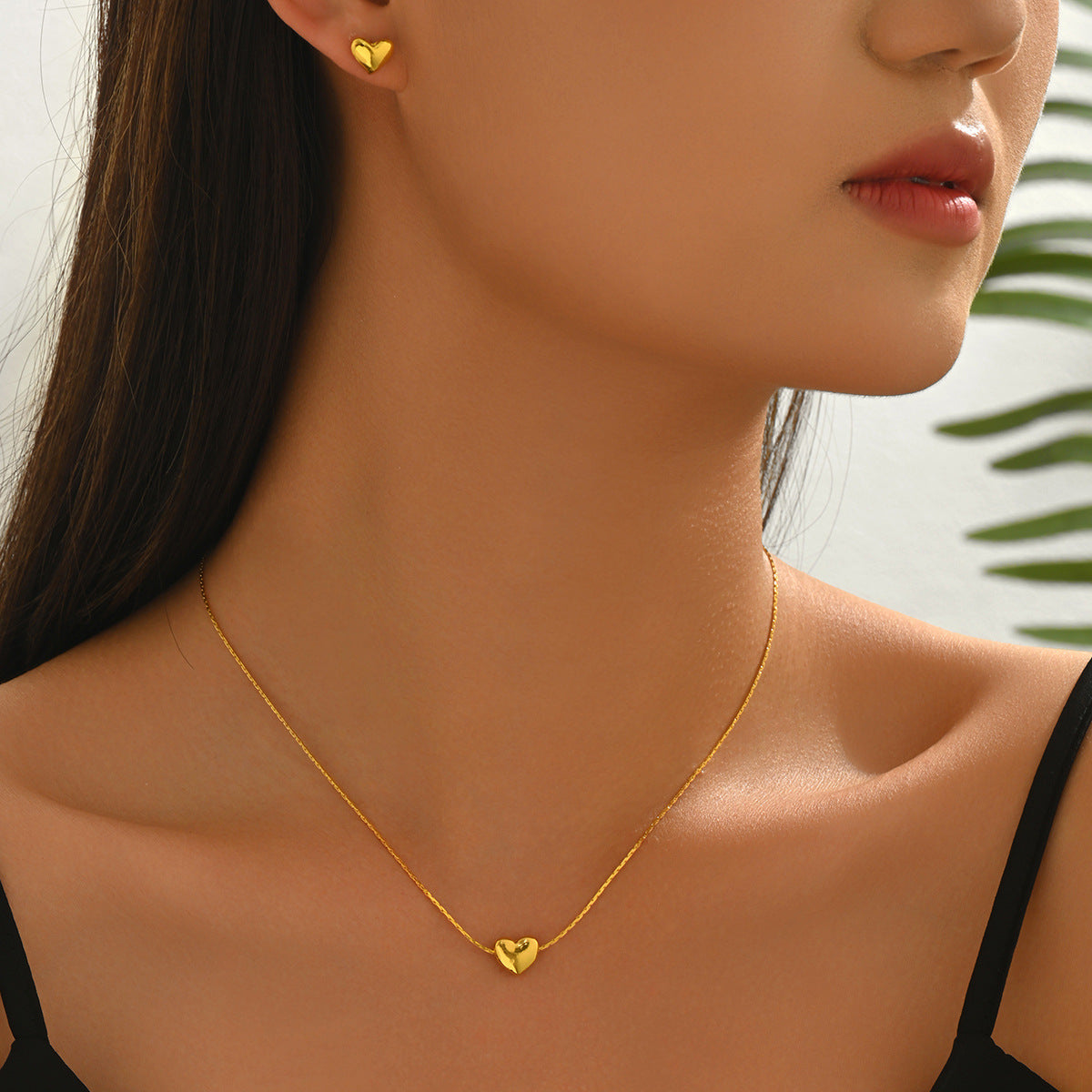 Cross-border European American Light Luxury Women Jewelry Set, Geometric Heart Pendant Clavicle Necklace & Matching Earrings, Versatile Daily Fashion Accessories