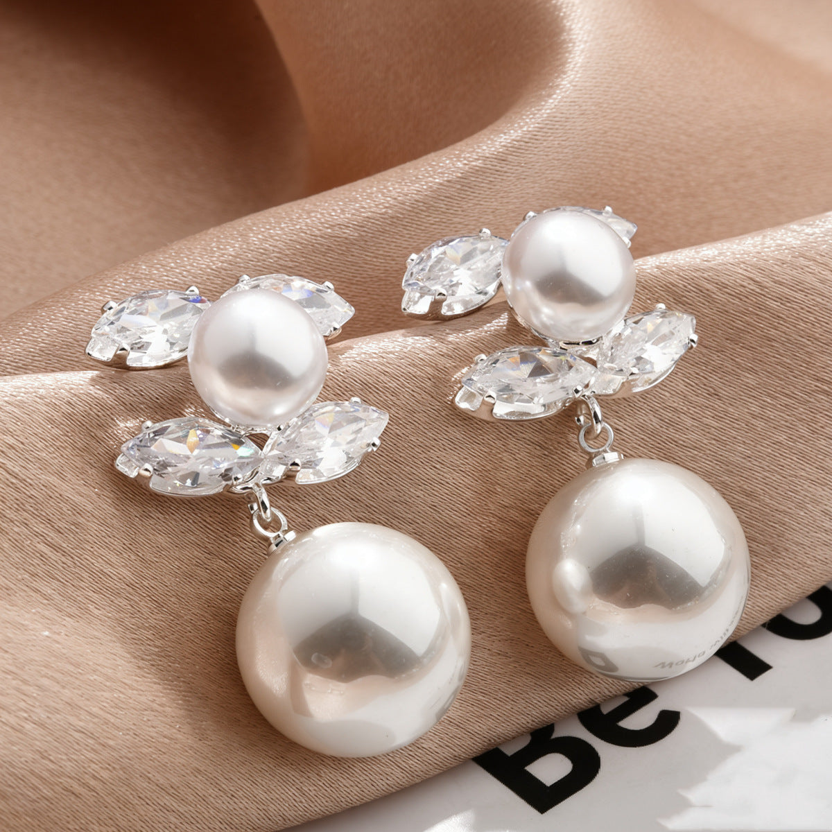 European American Vintage Royal Court Earrings, Geometric Stud Earrings Inlaid Cubic Zirconia With Pearl Pendants, Fashion Versatile High-End Ear Jewelry For Women