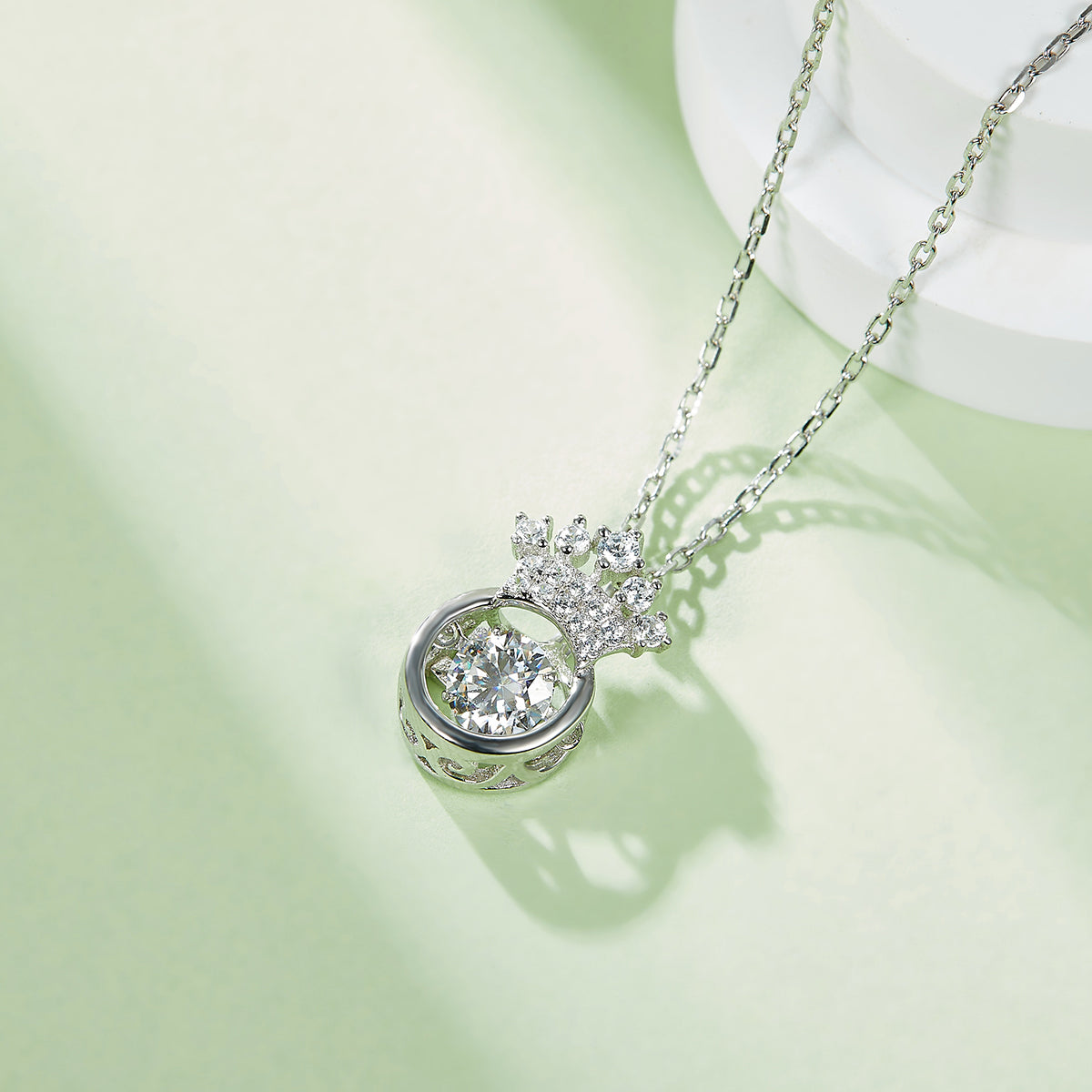 S925 Sterling Silver 0.5ct D Color VVS1 Moissanite Crown Necklace 45cm Platinum Plated GRA Certified Gift Box