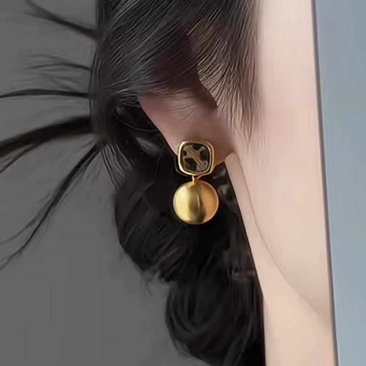 French Style Golden Leopard Print Beaded Drop & Stud Earrings, Minimalist Stylish Accessories For Round Faces