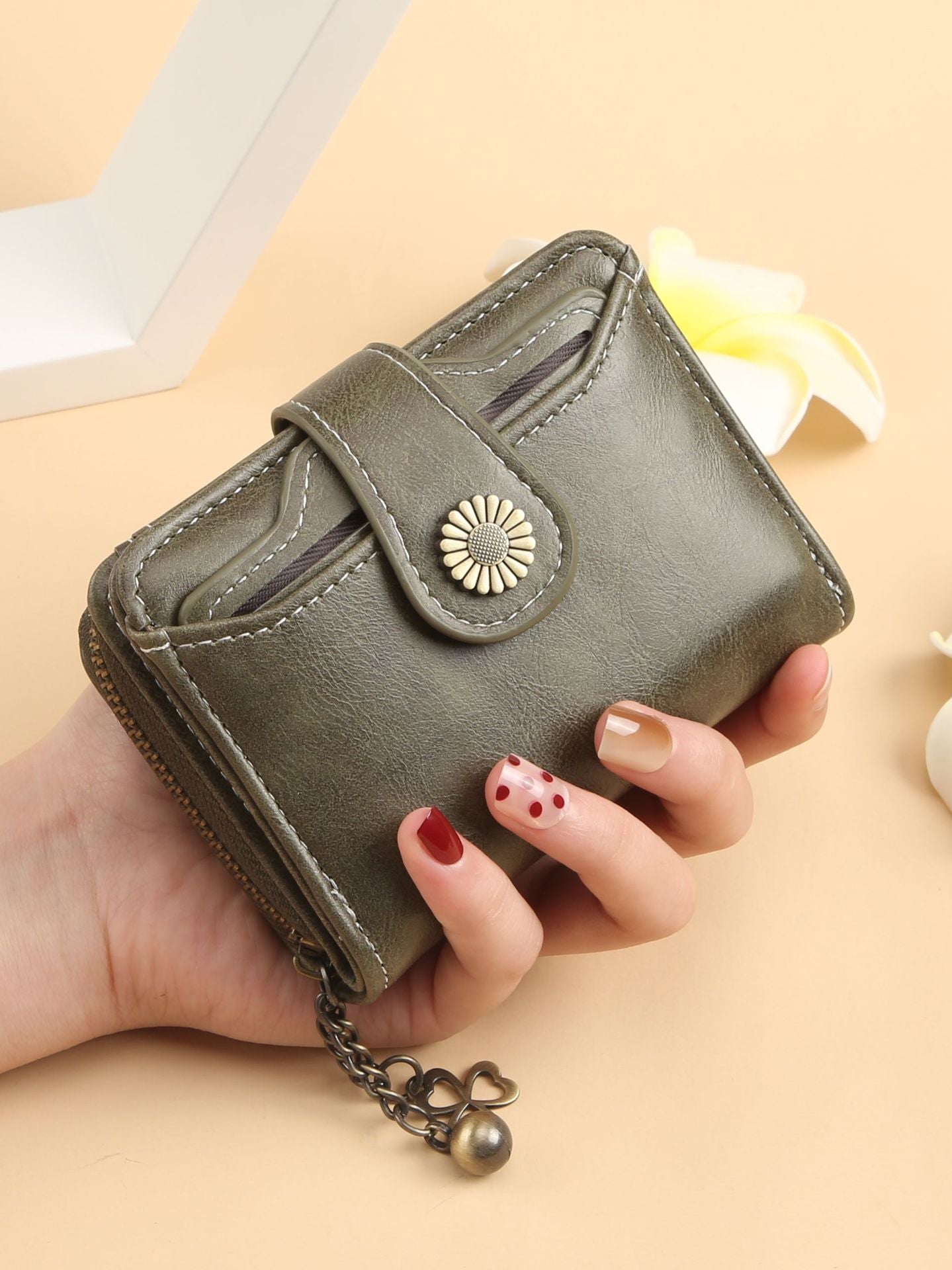New Womens Wallet Fashionable Tassel Design Zip-around Short Style With Multiple Card Slots