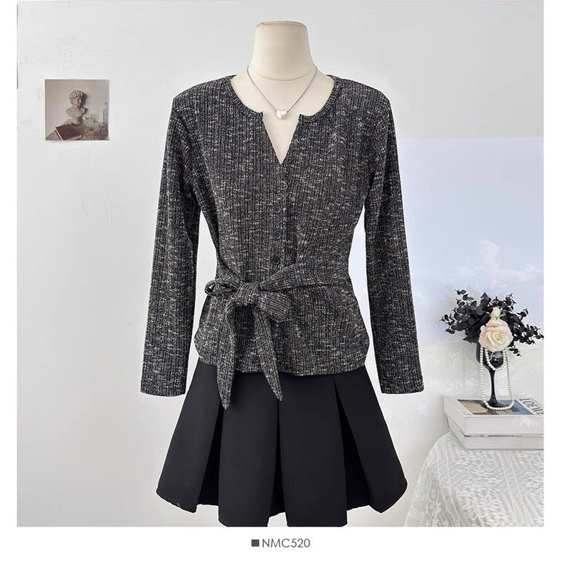 Korean-style Design Color-blocked Small V-neck Long-sleeve Knit Sweater