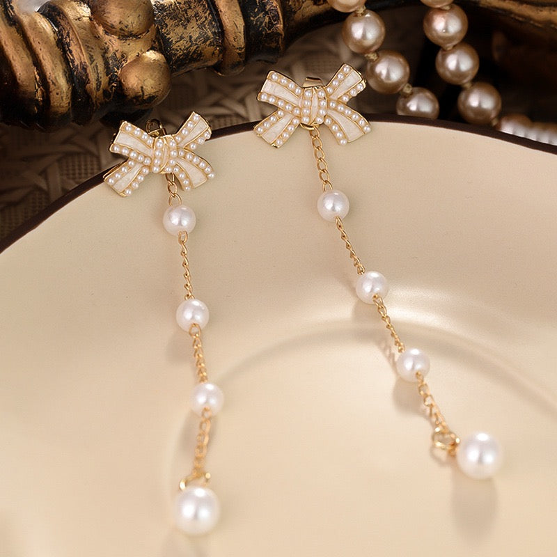 Korean Vintage Pearl Earrings For Women French Style Stud Earrings Elegant Premium Gift