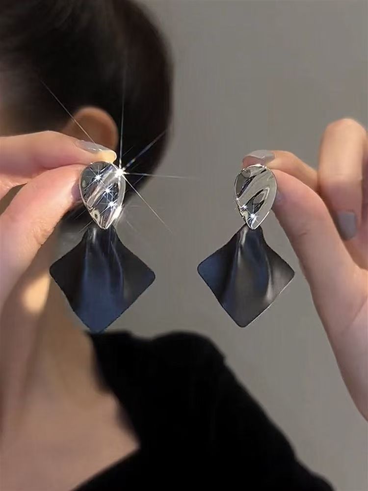 New Retro Black Color Contrast Earrings, S925 Silver Needle Light Luxury Dangles