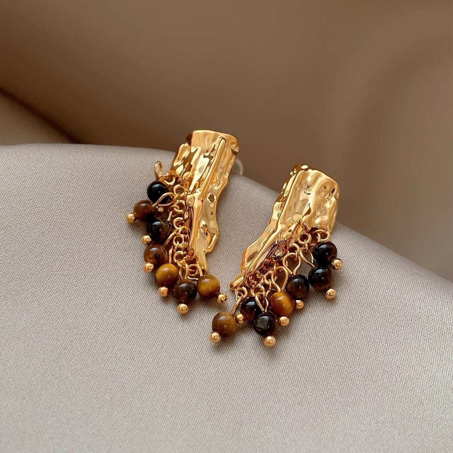 Vintage Wrinkled Grape Cluster Drop Earrings For Women, Niche Textured Tassel Stud Earrings Unique High-End Fashion Ear Jewelry