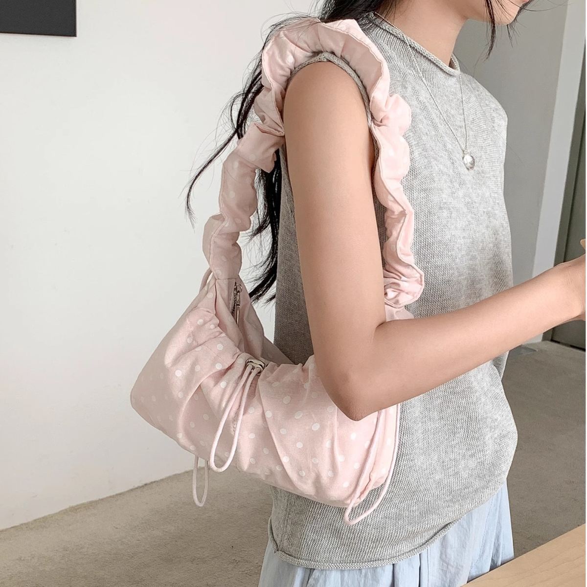 Korean-style Ruffled Polka-dot Underarm Shoulder Bag With A Cloud-like Design