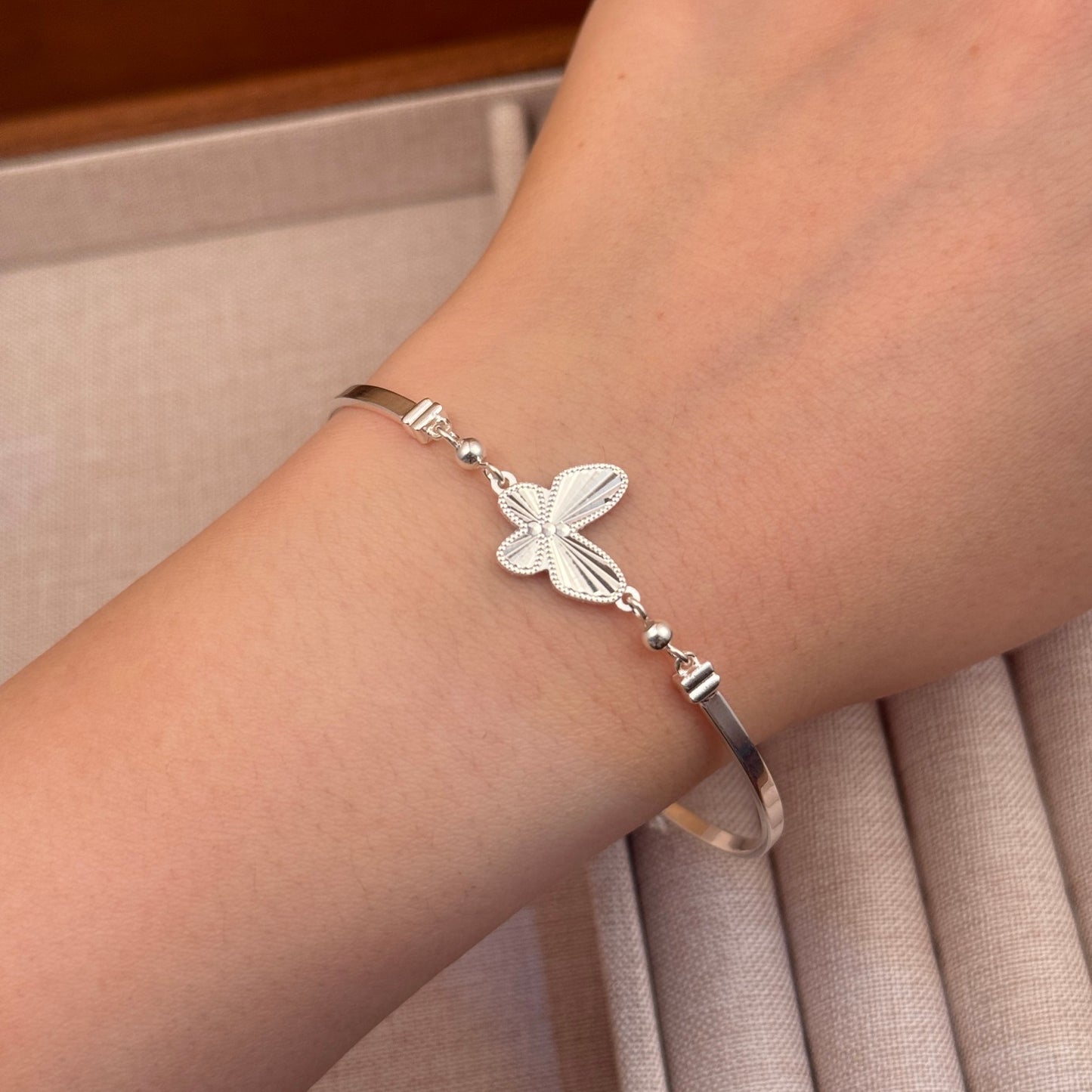 1pc 999 Sterling Silver Honeycomb Butterfly Bangle Bracelet, Luxurious Minimalist Style, Perfect For Daily Wear, Dates & Valentine's Gifts